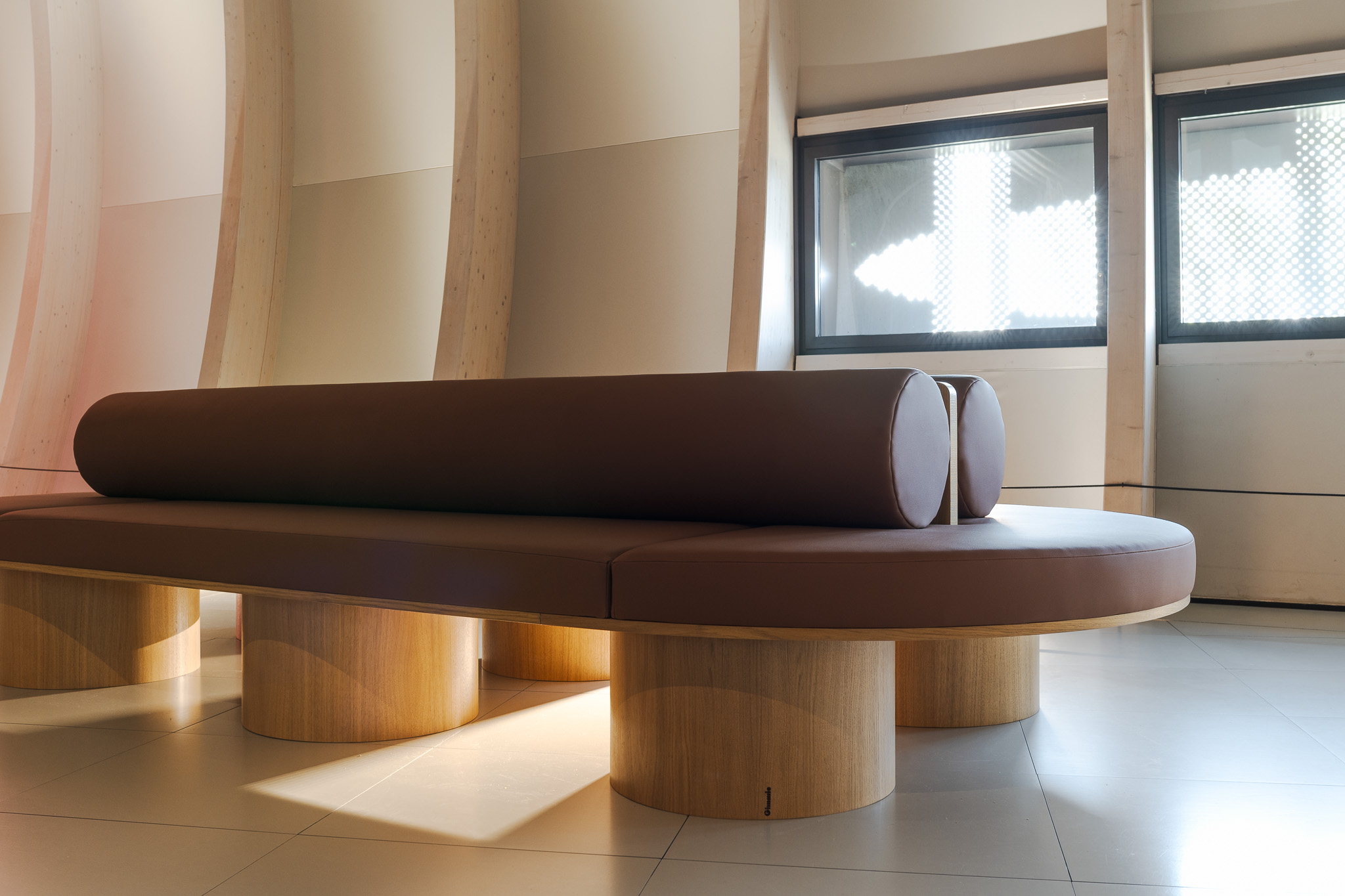 Visuel 3D d’une banquette de l’exposition
