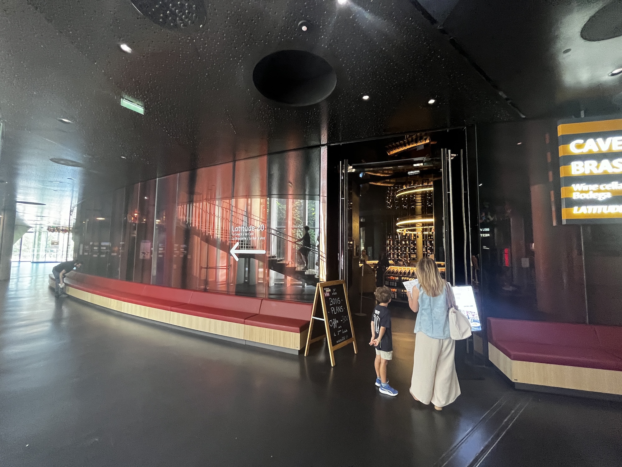Cite du Vin hall Pontac banquettes Gimmic 4