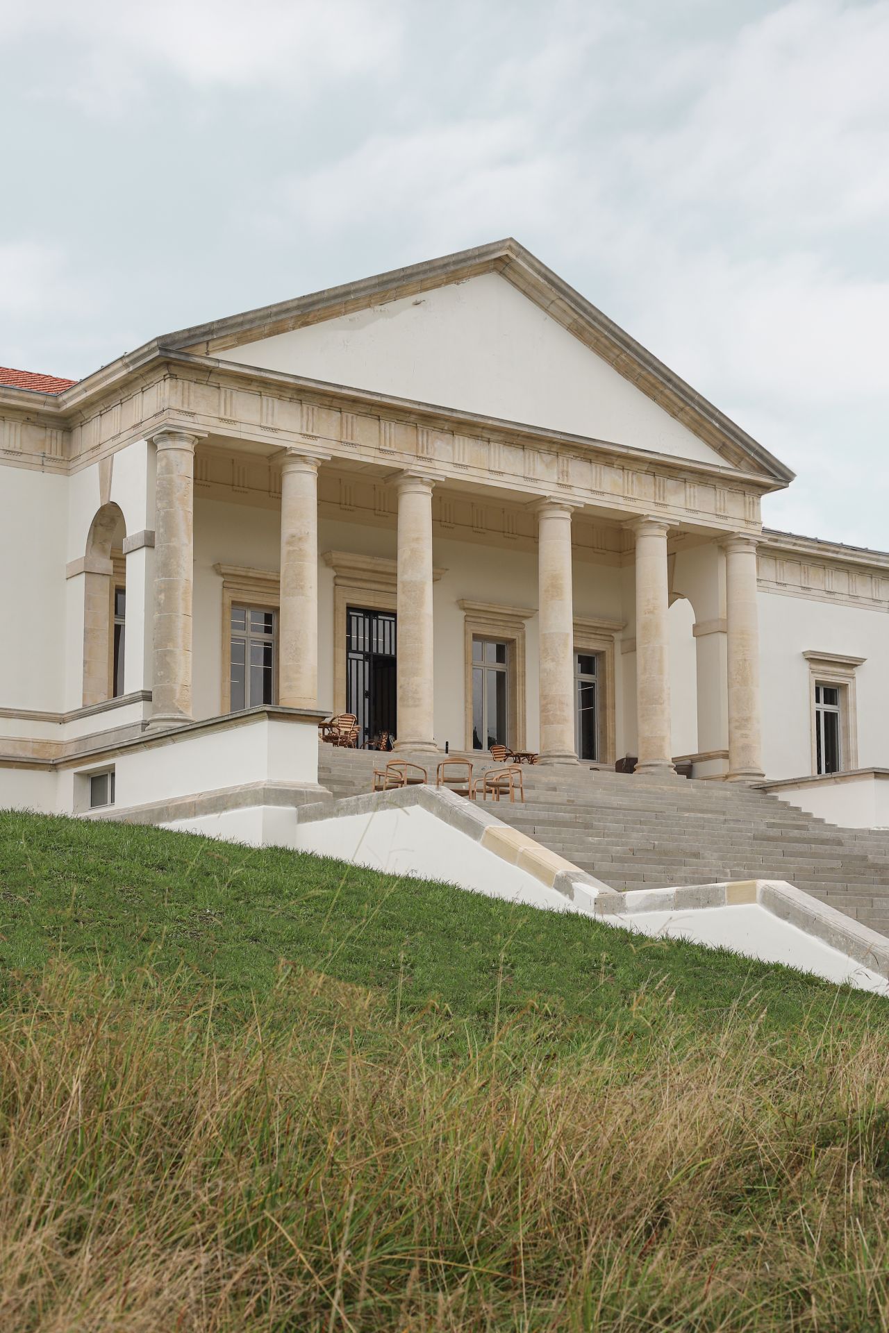 H&eacute;m&eacute;ra, Villa FAL Gimmic