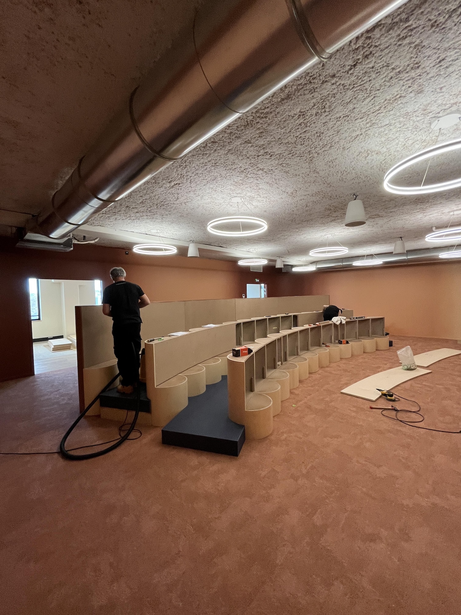 Unikalo Campus auditorium Gimmic 3