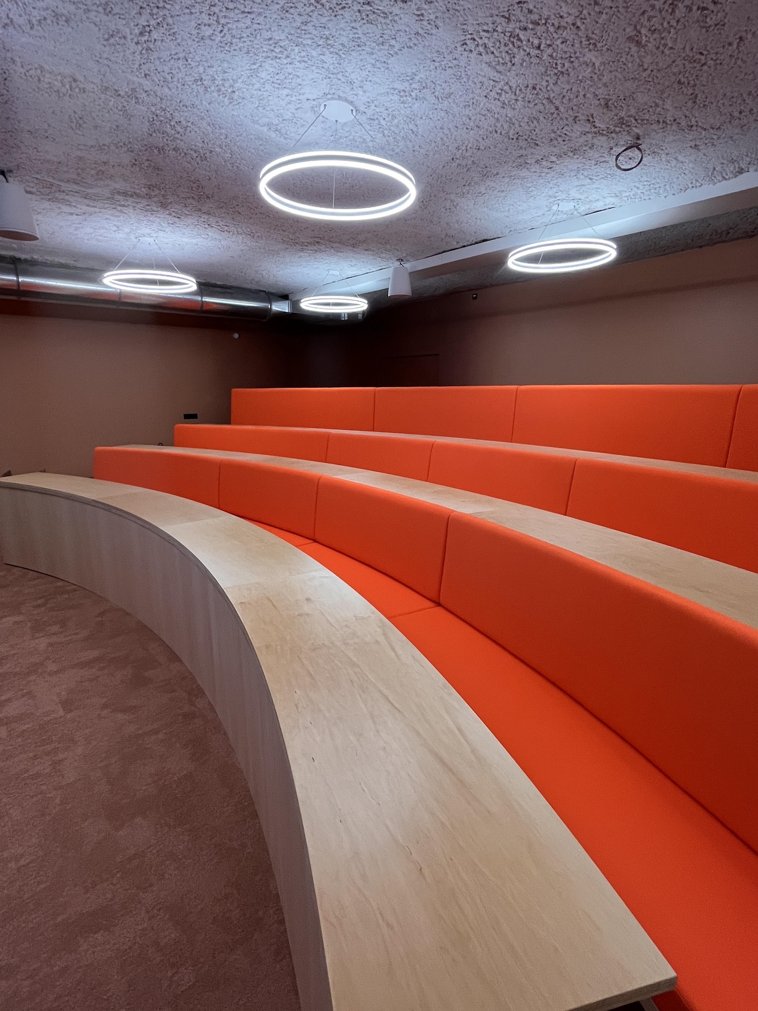 Unikalo Campus auditorium Gimmic 4
