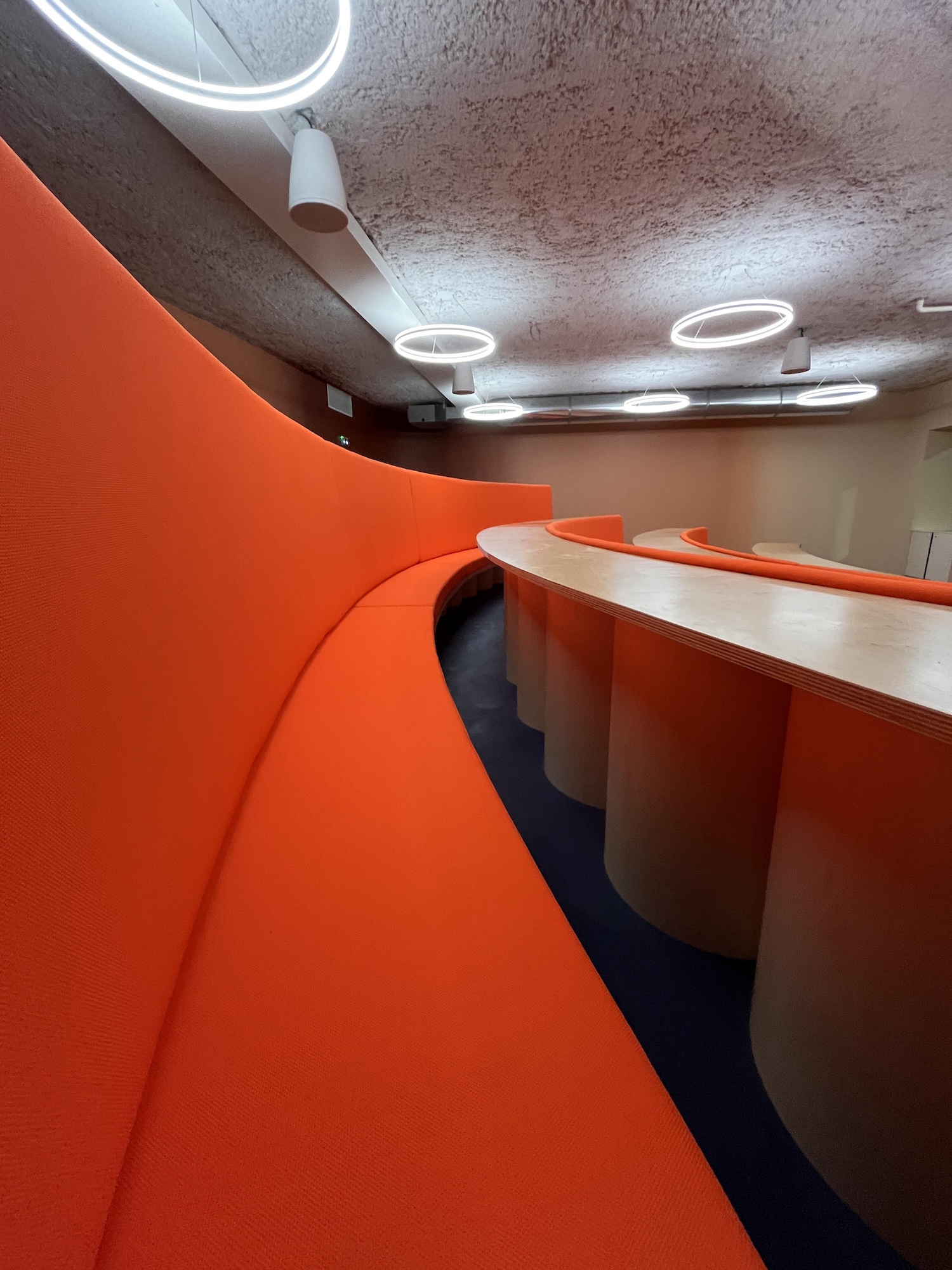 Unikalo Campus auditorium Gimmic 6