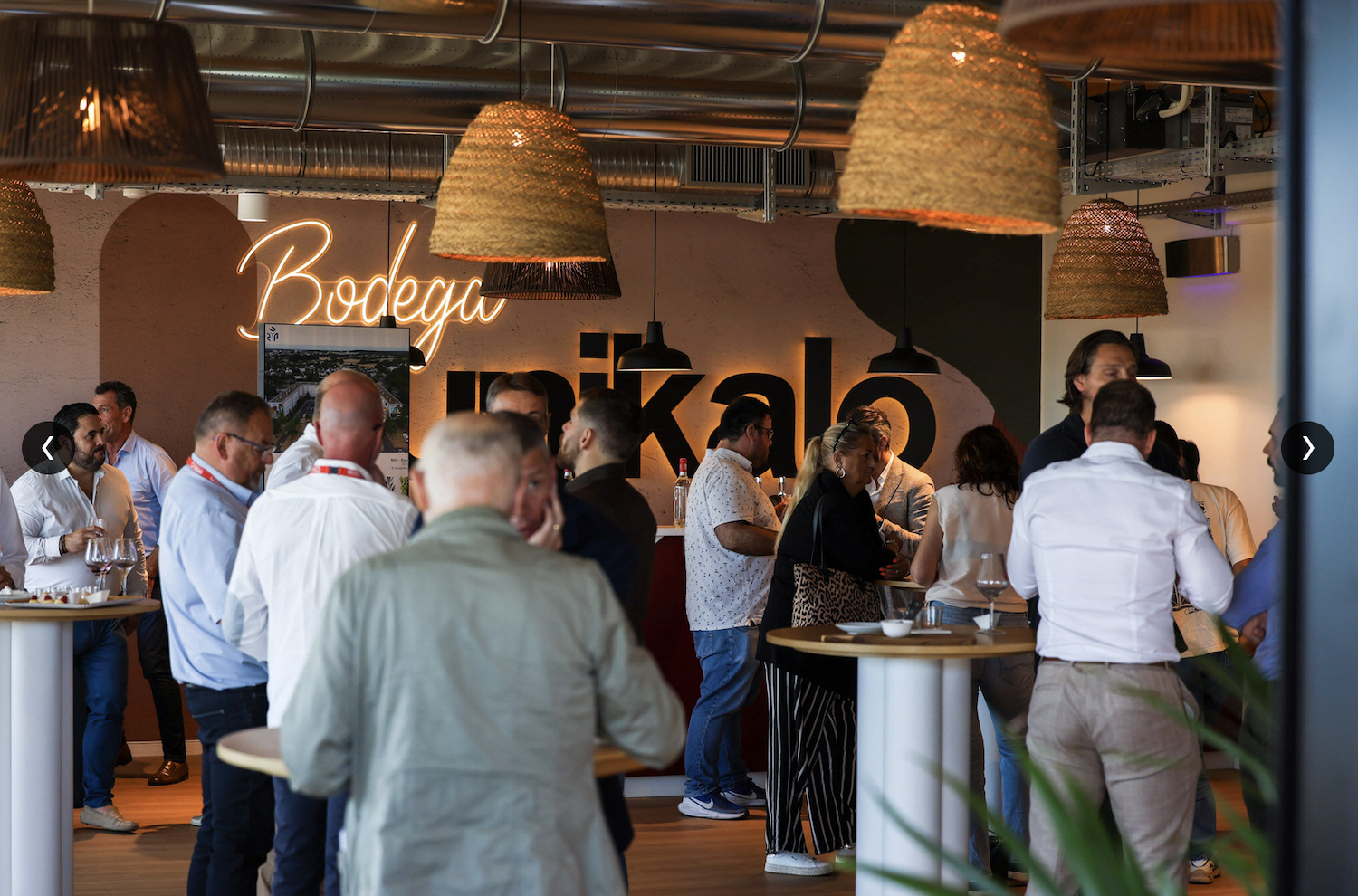 Unikalo Campus, réception « Bodega » Gimmic