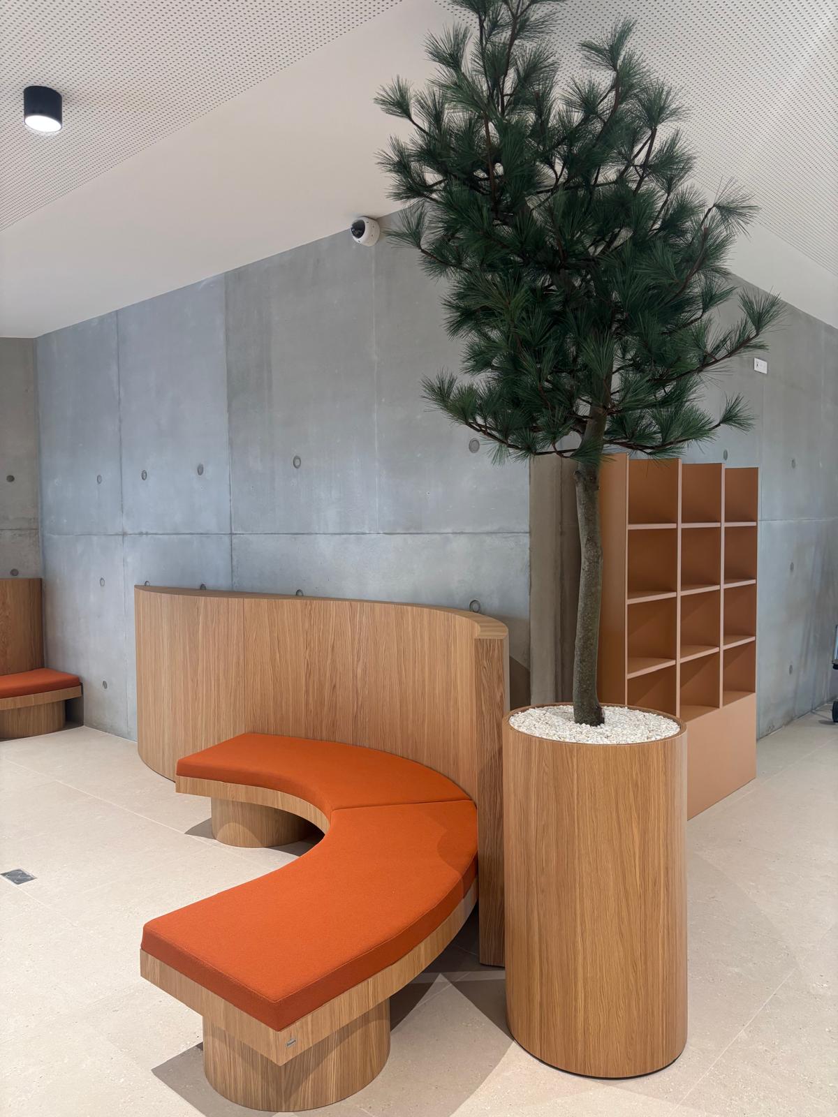 Vinci Facilities Les Cimes hall Gimmic 2